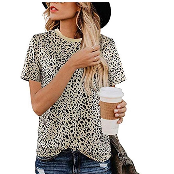Tops - Leopard print short sleeve top